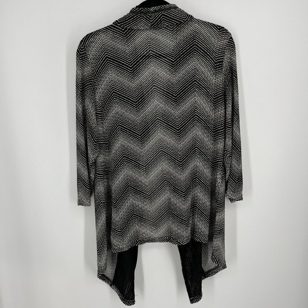 Chicos Travelers Chevron Print Mesh Open Cardigan Size L Black White Lightweight - Picture 2 of 11